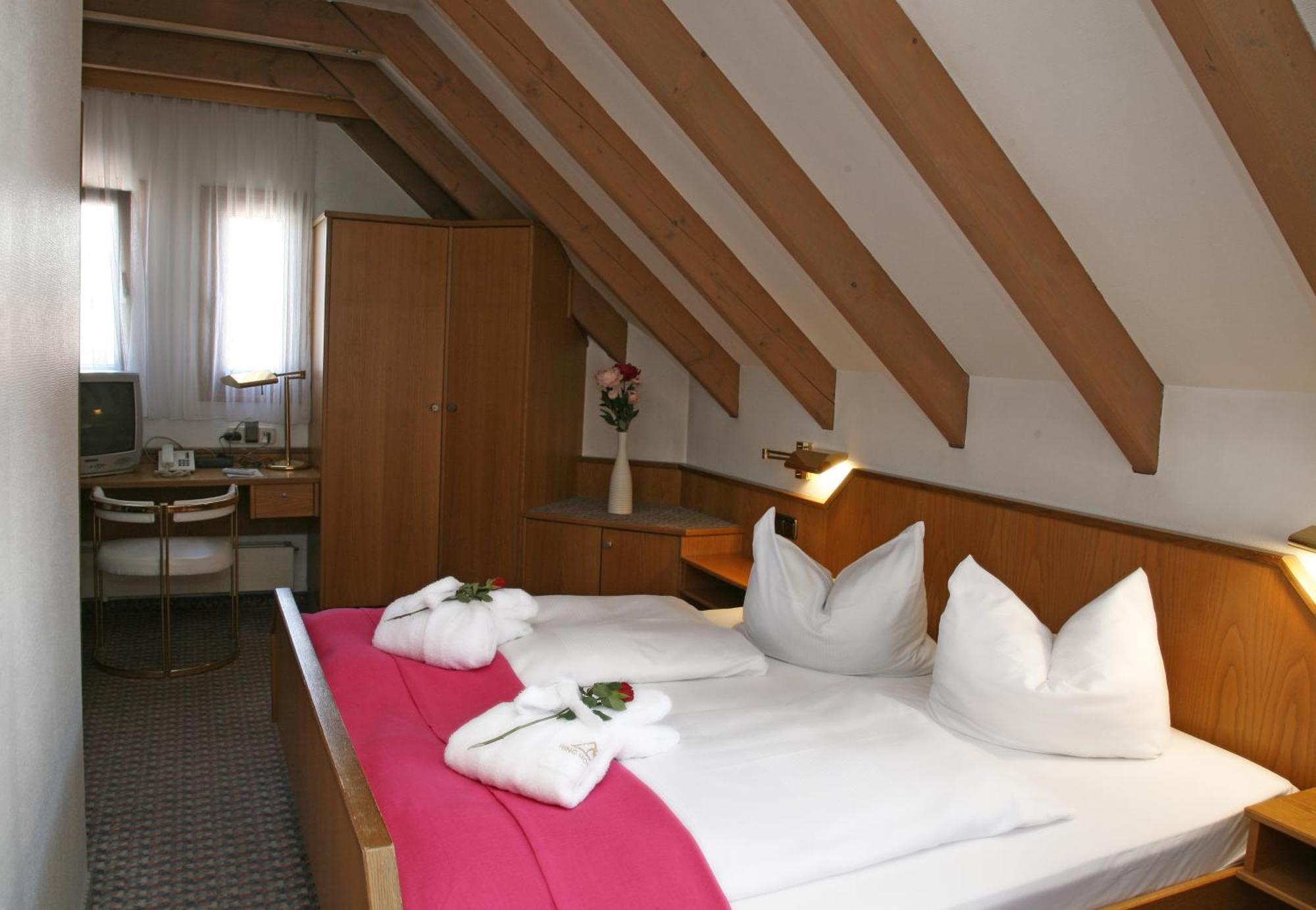 Hotel Mohren Ochsenhausen Exteriör bild